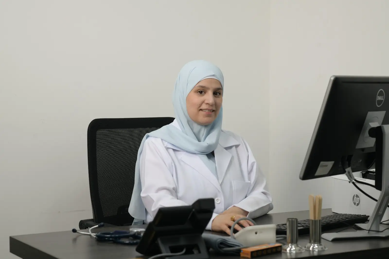 د ايات الزهر اخصائية النساء والتوليد مجمع العناية الطبي ولاية صور